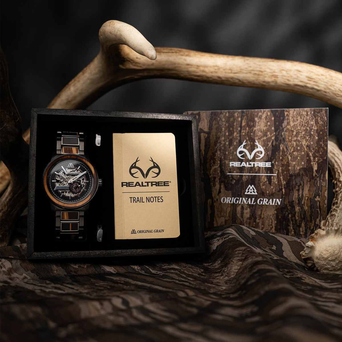 Realtree Charred Pine Barrel 44mm Automatic